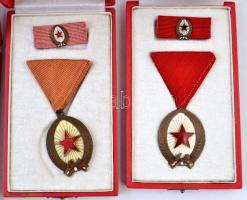 1964. "Munka Érdemrend" bronz fokozata (3x) és ezüst fokozata, Br kitüntetés mellszalagon,...