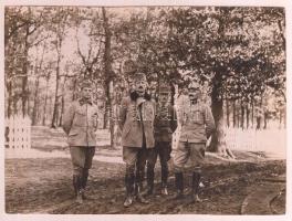 cca 1914-1918 Katonatisztek csoportja, I. világháború, 11x15 cm.