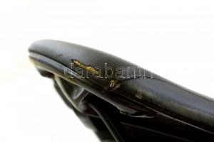 Selle Royal Seta Sport kerékpárnyereg, magnézium sínnel, sérült, 270 g