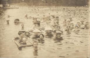 Szovátafürdő, Sovata; Medve-tó, fürdőzők - 3 db fotólap / lake - 3 postcards, photo