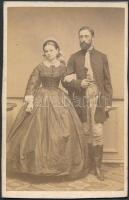 cca 1865 Kövér Károly és neje Tachy Mária vizitkártya méretű, feliratozott fényképe, a verebélyi Marzsó család fotó hagyatékából, 10,5x6,5 cm