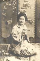 Japanese lady, geisha (ragasztónyomok / gluemarks)