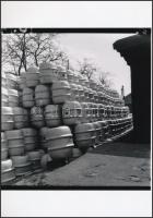 cca 1959 Budapest, Kőbányai Sörcsárda, Keveházi János (?-?) hagyatékában őrzött 2 db vintage negatív...