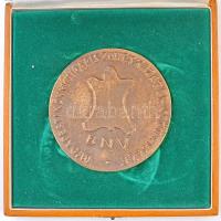 Borsos Miklós (1906-1990) 1982. "Budapesti Könnyűipari Szövetkezetek Szövetsége" Br plaket...