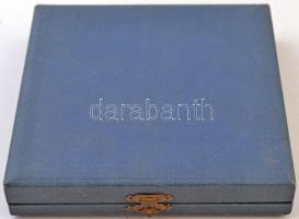 Borsos Miklós (1906-1990) 1985. "Budapesti Könnyűipari Szövetkezetek Szövetsége" Br plaket...