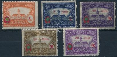 1928-1933 5 db klf Nagykőrös városi okmánybélyeg, közte 4 db bélyeg 1-1 oldala vágott, minden bélyeg gépszínátnyomattal (14.200)