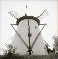 1980 Kiskundorozsmai szélmalomról készült 7 db szabadon felhasználható negatív, 6x6 cm