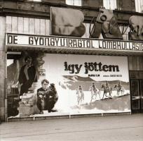 1970 Budapest, a Fővárosi Moziüzemi Vállalat hirdető oszlopai, plakáthelyei, kirakatai, ahol az új filmeket hirdették, 13 db szabadon felhasználható, vintage negatív, 6x6 cm
