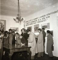 1955 Kápolnásnyék, Vörösmarty Mihály emlékházban tartott centenáriumi ünnepség, Kotnyek Antal (1921-1990) fotóriporter hagyatékából 21 db vintage negatív, 6x6 cm
