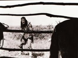 ,,Ulzana" című film állóképei, 20 db negatív, ezekről készültek a mozik előcsarnokában kiállíto...