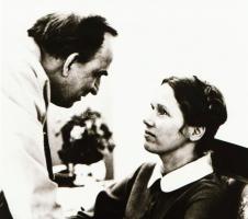 ,,Őszi szonáta" című film állóképei, 15 db negatív, ezekről készültek a mozik előcsarnokában ki...