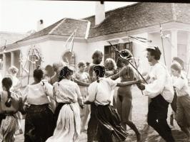 ,,Allegro Barbaro" című film állóképei, 16 db negatív, ezekről készültek a mozik előcsarnokában...