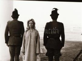 ,,Allegro Barbaro" című film állóképei, 16 db negatív, ezekről készültek a mozik előcsarnokában...