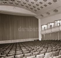 1973 Budapest, a CORVIN mozi külső-belső felvételei, 9 db szabadon felhasználható vintage negatív, 6...