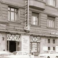 1973 Budapest, a DIADAL mozi külső-belső felvételei, 3 db szabadon felhasználható vintage negatív, 6x7 cm
