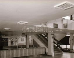 1973 Budapest, a FÓRUM mozi külső-belső felvételei, 6 db szabadon felhasználható vintage negatív, 6x...