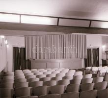 1973 Budapest, a HALADÁS mozi külső-belső felvételei, 3 db szabadon felhasználható vintage negatív, 6x7 cm