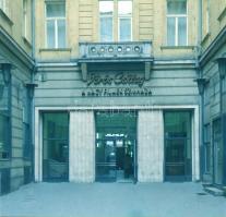 1973 Budapest, a VÖRÖS CSILLAG mozi külső-belső felvételei, 8 db szabadon felhasználható vintage neg...