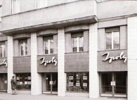 1973 Budapest, az IPOLY mozi külső-belső felvételei, 4 db szabadon felhasználható vintage negatív, 6x7 cm