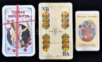 3 pakli különféle kártya, részben bontatlan