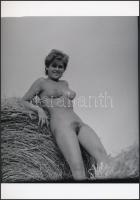 cca 1978 Az ártatlanság szalmaágya, 3 db korabeli negatívról készült mai nagyítások, 25x18 cm / 3 er...