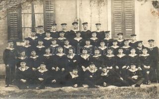 1915 K.u.K. Haditengerészet tengerész osztálya, SMS Adria legénység, csoportkép / WWI K.u.K. Kriegsmarine, SMS Adria mariners class 1914-1915, group photo (EB)