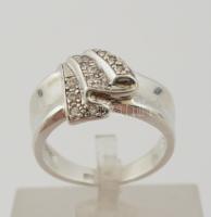 Ezüst(Ag) szintetikus kövekkel díszített gyűrű, jelzett, méret: 53, bruttó: 4,5 g
