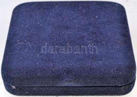 2004. "MKB Jelen a jövendő / Felelősséggel a gyermekekért" jelzett Ag emlékérem eredeti dí...