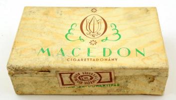 Macedon cigarettadohány, kissé viseltes, kissé foltos, kissé szakadt bontatlan doboz, Sátoraljaúhelyi Dohánygyár, 12x7 cm.