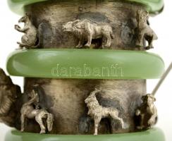 Jádéval és rekeszzománccal díszített fém teáskanna, tetején apró majomfigurával, m: 12 cm