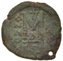 Bizánci Birodalom / Konstantinápoly ~VII. század Follis Br (12,68g) T:3 ly. Byzantine Empire / Constantinople ~7th Century Follis Br (12,68g) C:F hole