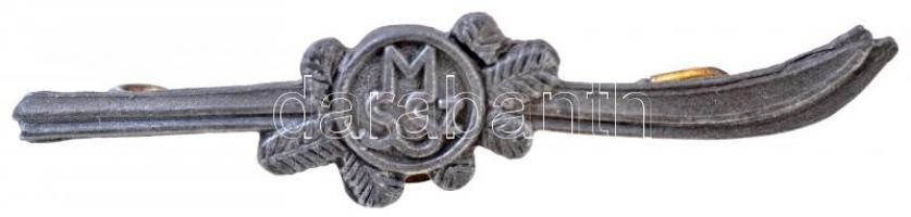 DN "MSSZ (Magyar Sí Szövetség)" fém jelvény + DN Makk mintázatú aranyozott fém jelvény + A...