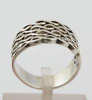 Ezüst(Ag) hullámos gyűrű, jelzett, méret: 58, nettó: 5 g