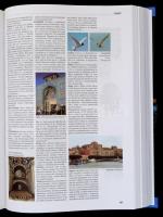 Általános Kislexikon 1-2. Bp., 2005, Magyar Nagylexikon Kiadó. Kiadói egészvászon kötés, kiadói papí...