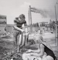 Kővári Orsolya: Árnyékvilág. Tarr Béla-retrospektív. A torinói lótól a Családi tűzfészekig. Bp., 201...