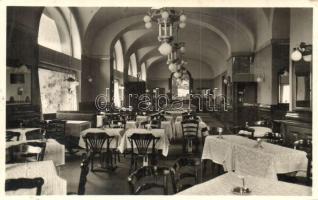 Budapest - 3 db régi képeslap köztük dombornyomott litho lap / - 3 pre-1945 postcards, with Emb. lit...