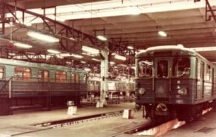 10 db MODERN megíratlan képeslap; budapesti metró / 10 modern unused postcards; metro in Budapest