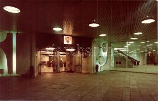 10 db MODERN megíratlan képeslap; budapesti metró / 10 modern unused postcards; metro in Budapest