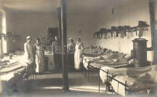 1915 Újvidék, Novi Sad; K.u.K. Quarantänspital "Honvédkaserne" / 2 db fotó K.u.K. katonai ...