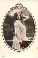 16 db RÉGI használatlan hölgyek és színésznők motívumlap / 16 unused pre-1945 motive cards, ladies, ...