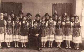 1936 Kisújszállás (?) Iskolai tánccsoport csoportképe, Balogh Műterem photo (EK)