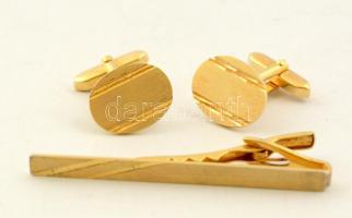 Aranyszínű mandzsettagomb pár nyakkendő tűvel, dobozban