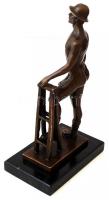 Kunst & Ambiente bakancsos férfi akt, jelzett nagy szériás, bronz, márvány talapzaton, m:23 cm