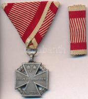 1906. "Károly-csapatkereszt" cink kitüntetés nem saját mellszalagon, szalagsávval T:2 Hungary 1906. "Charles Troop Cross" Zn decoration with not its own ribbon and thin ribbon C:XF NMK 295