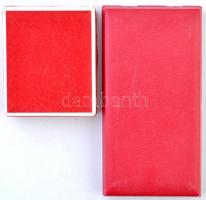 ~1960. "Az Oktatásügy Kiváló Dolgozója" aranyozott, zománcozott fém jelvény tokban + ~1970...