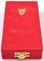 DN "Nemzetközi Szent György Lovagrend" aranyozott, zománcozott kitüntetése nyakpánton, ere...