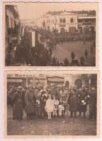 1938 Beregszász, magyar katonák bevonulása, 2 db fotó, hátoldalon magyar és csehszlovák bélyegekkel,...