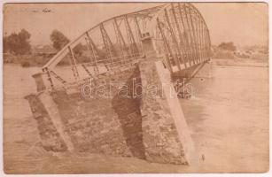 cca 1910 Máramarossziget, az árvízben megsérült Tisza-híd, feliratozva, postán megküldve, 9×14 cm / Sighetu Marmatiei, Romania, bridge, photom 9×14 cm