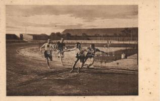 1911 FTC versenye, 4x100 méteres staféta utolsó váltásai; Radóczy, Jankovich, Petersen, Hermann; M.A.C. győzelem; Klasszikus pillanatok vállalat, Révész és Bíró műterem / Running race