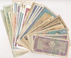 30db-os vegyes külföldi bankjegy tétel, közte Csehszlovákia, Jugoszlávia, Románia T:III,III-,IV 30pcs of banknotes, including Czechoslovakia, Yugoslavia, Romania C:F,VG,G